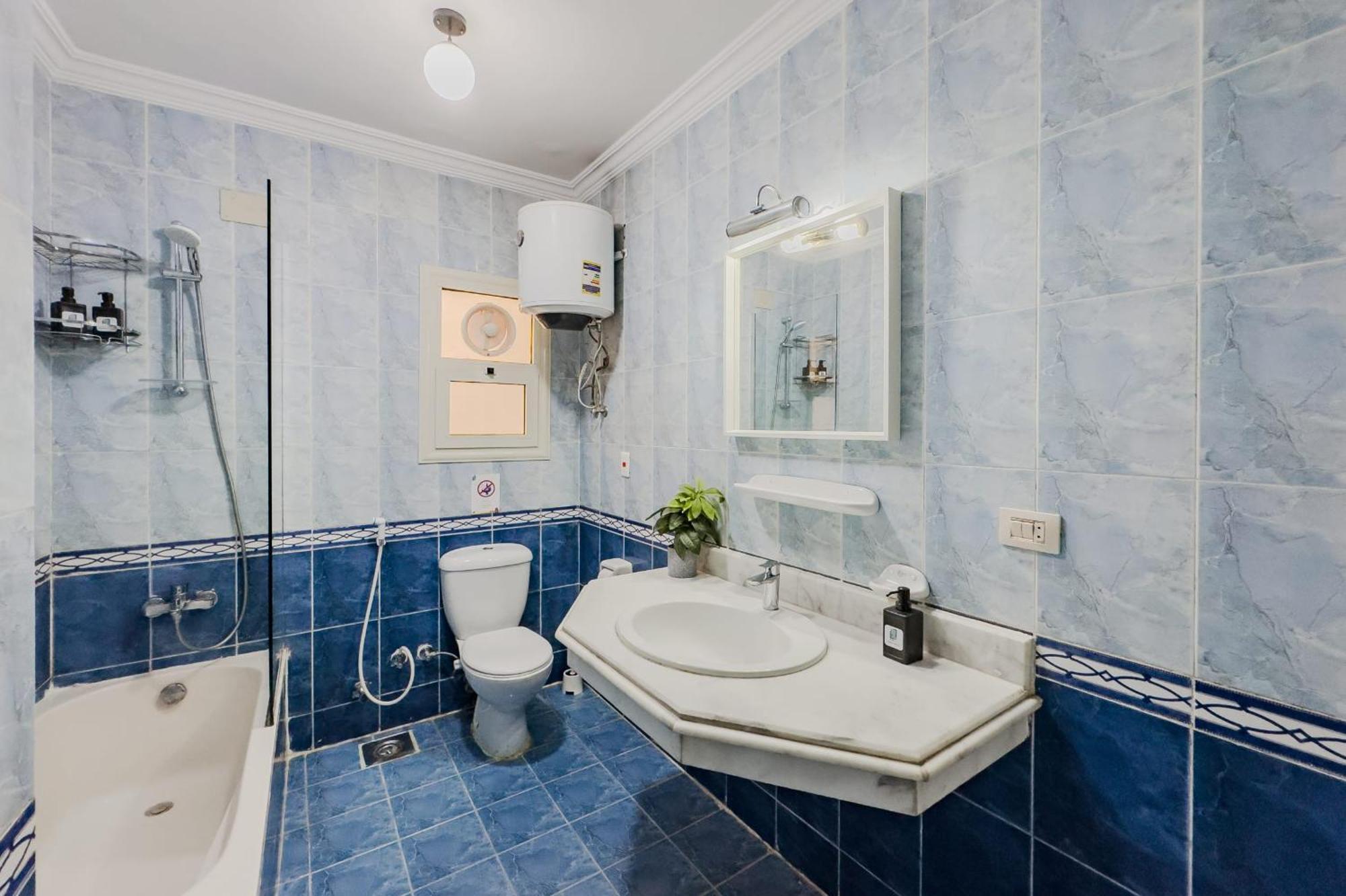 Distinct & Decent 2 Bdr Apt Steps From Nightlife And Airport Kairo Eksteriør bilde