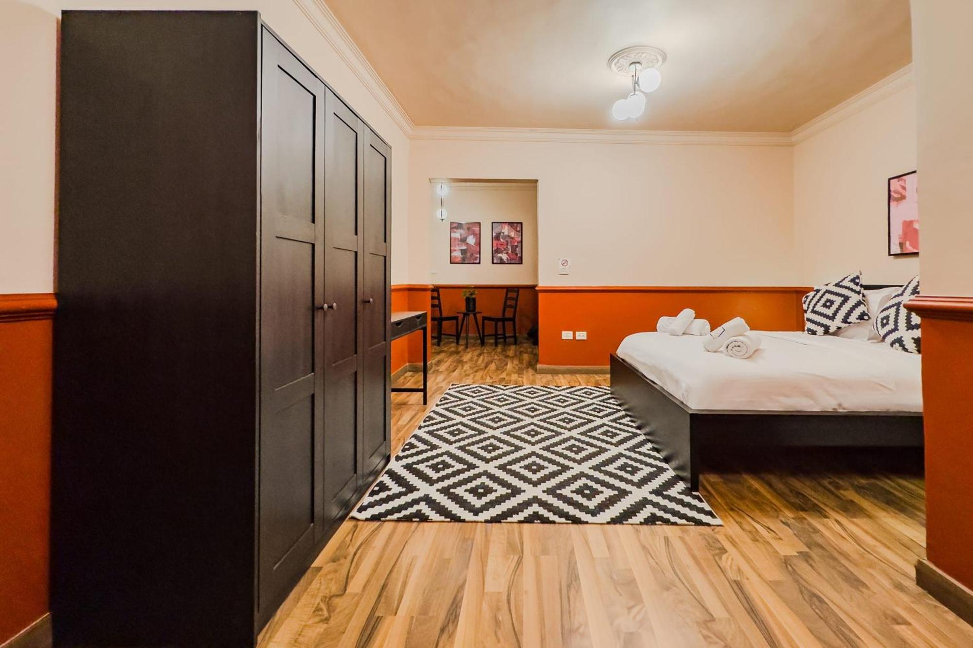 Distinct & Decent 2 Bdr Apt Steps From Nightlife And Airport Kairo Eksteriør bilde